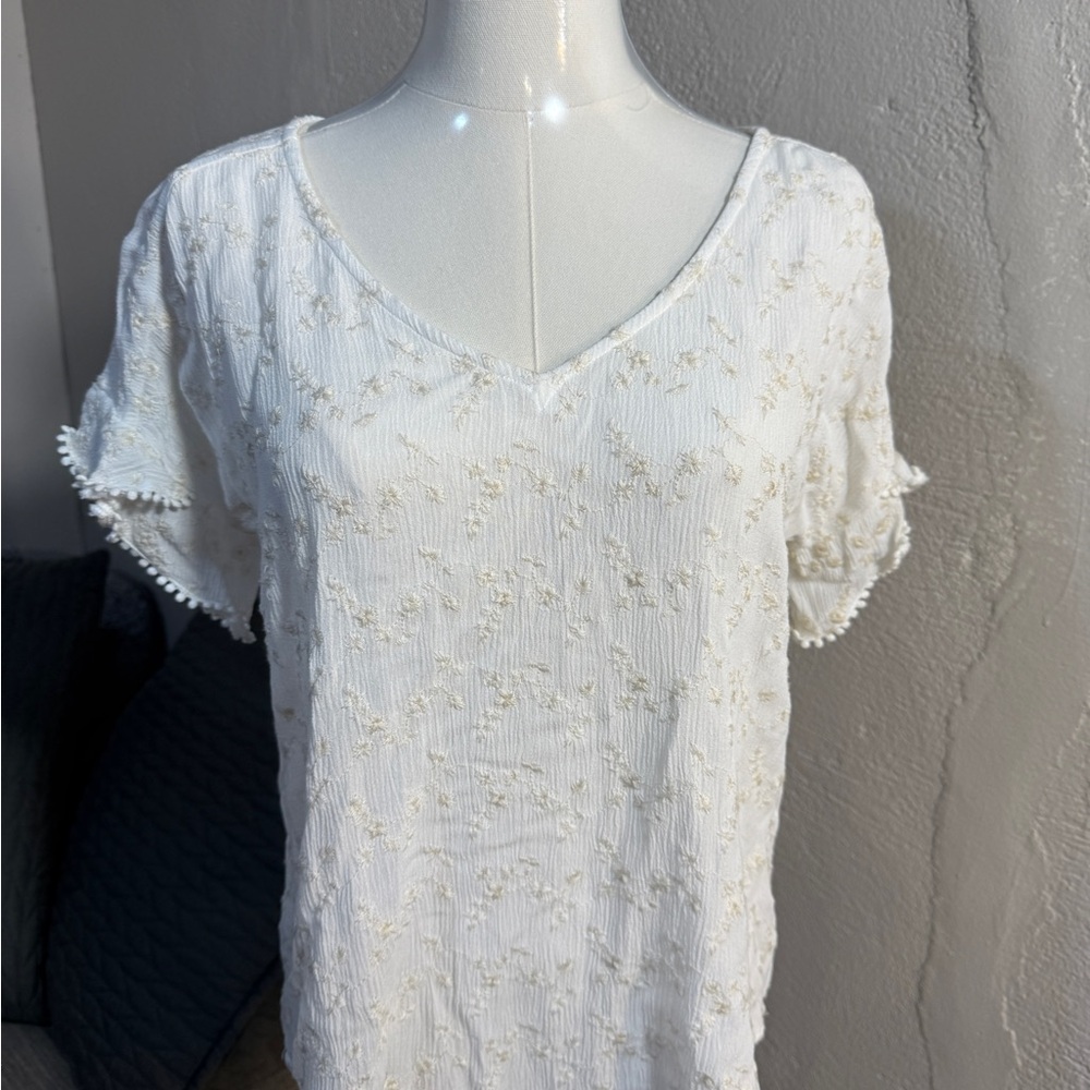 Democracy White Embroidered Textured Blouse Size M Boho